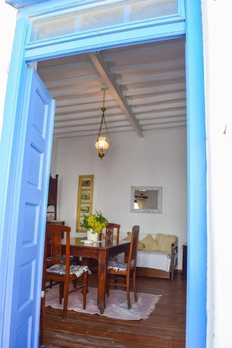Villa Το Πάνω Σπίτι Της Μαριάνθης Márpissa Exterior foto